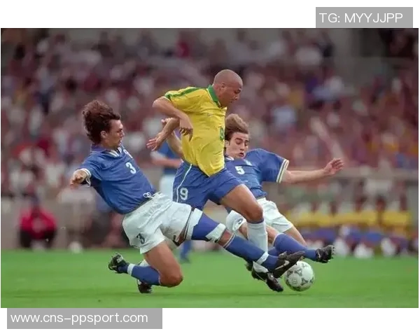 精彩足球图片大全集展示各类精彩瞬间与球星风采